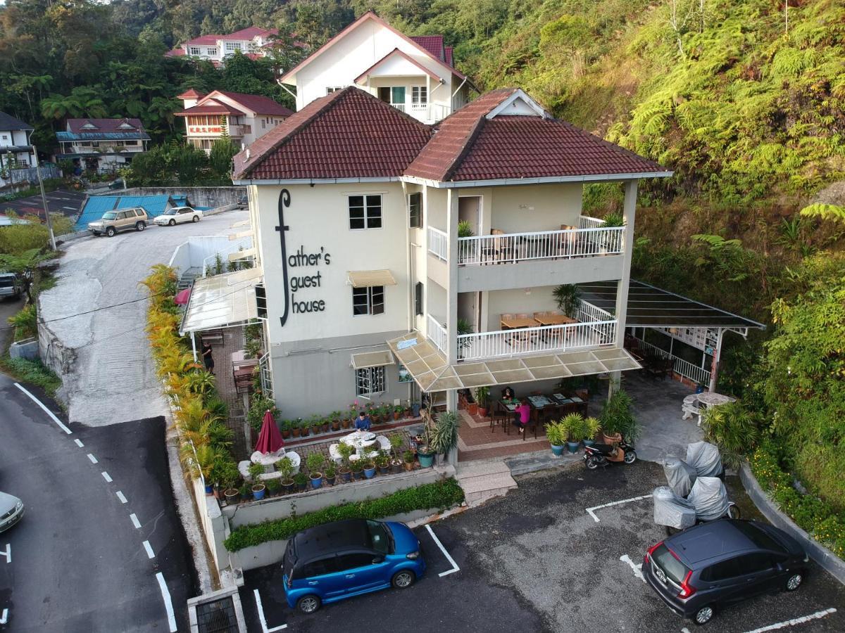 Fathers Guesthouse タナ・ラタ エクステリア 写真